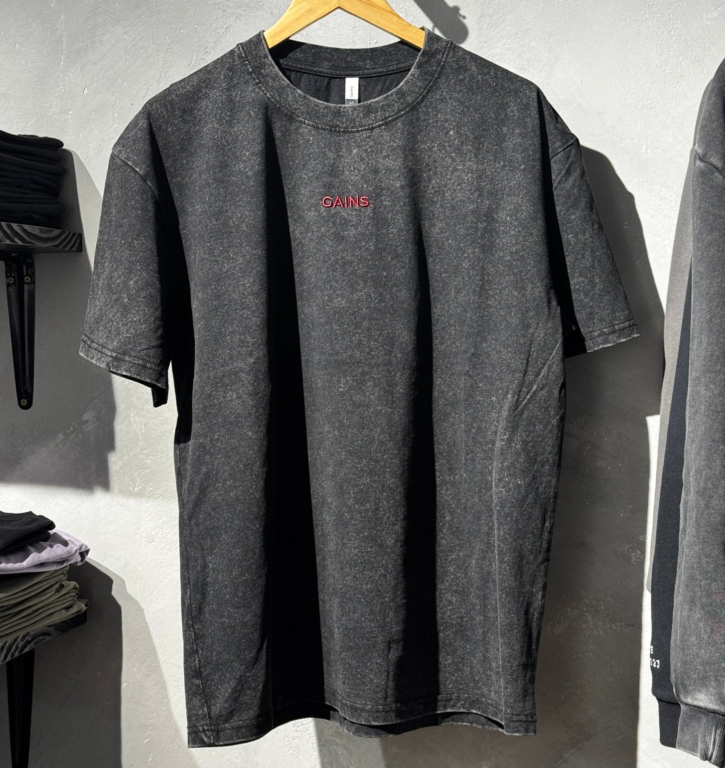 REMERA OVERSIZE NEGRO BECOME BORDADO STONE WASH