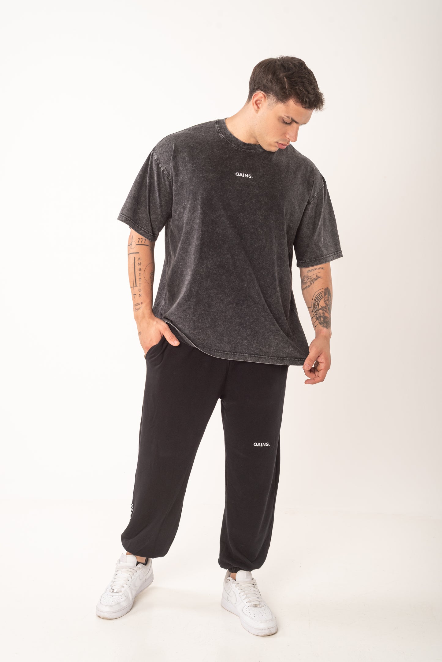 REMERA STONE WASH NEGRO UNISEX