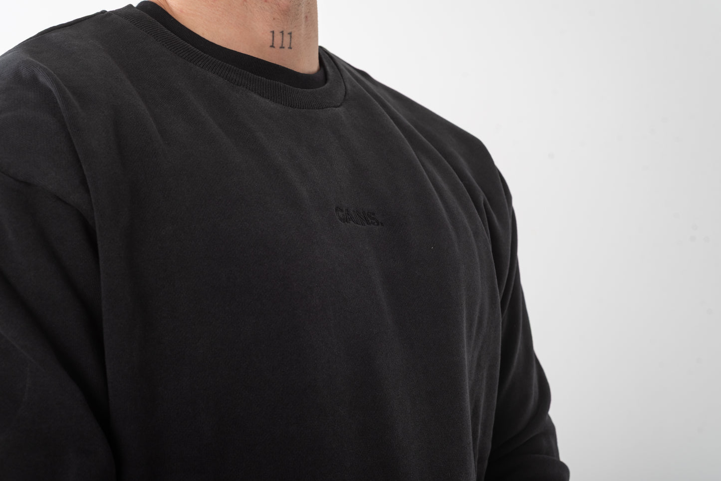 BUZO A LA BASE NO DAYS OFF UNISEX BORDADO